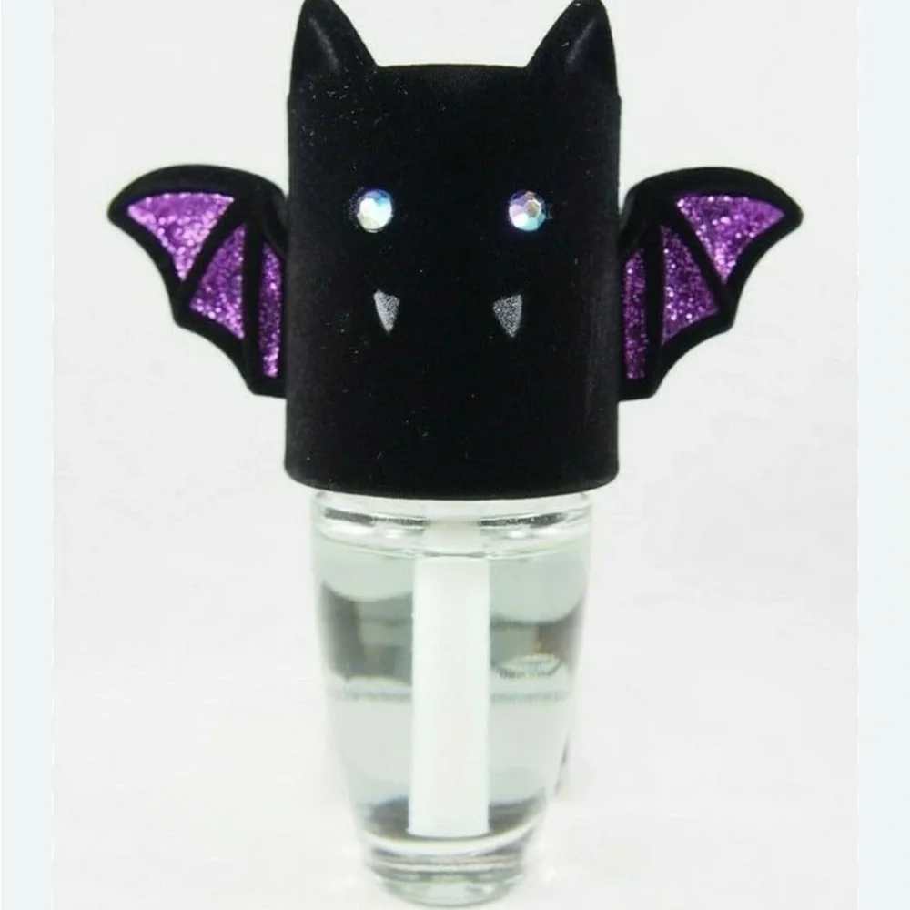 Bath and Body Works 2021 Halloween Glittery Bat Wallflowers Fragrance Plug - Picture 1 of 4